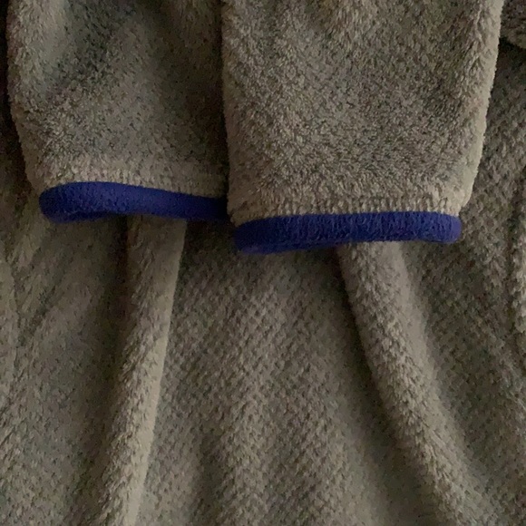 Women’s Patagonia sweater - Picture 2 of 4